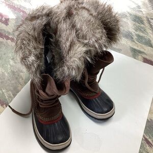 Sorel Women's Joan of Arctic Waterproof Boot Camel Brown Red  Size 6 US
